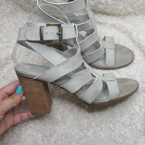 Urban Outfitters Huarache Vegan Leather Block Heel Sandals size 10 - Picture 2 of 6